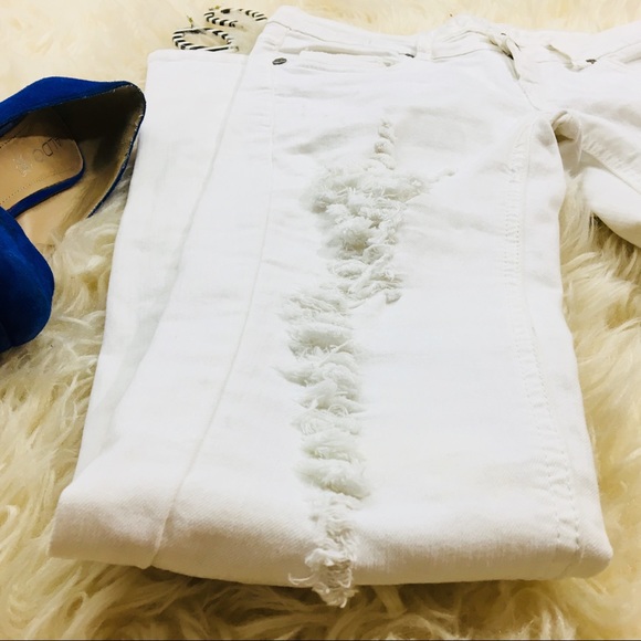 Machine ❦ Distressed White Skinny Jeans - Picture 4 of 8